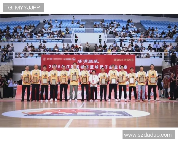 南京篮球队的崛起与荣耀揭秘:探索他们背后的力量与激情 南京篮球队的崛起与荣耀揭秘:探索他们背后的力量与激情