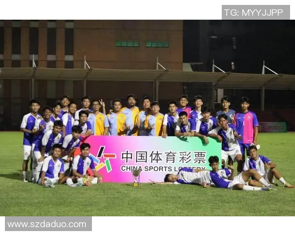 广州足球队团队协作揭秘:如何在绿茵场上实现完美配合与默契合作 广州足球队团队协作揭秘:如何在绿茵场上实现完美配合与默契合作