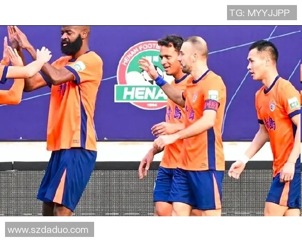 热衷于媒体曝光与话题制造的足球明星们的光鲜背后 热衷于媒体曝光与话题制造的足球明星们的光鲜背后